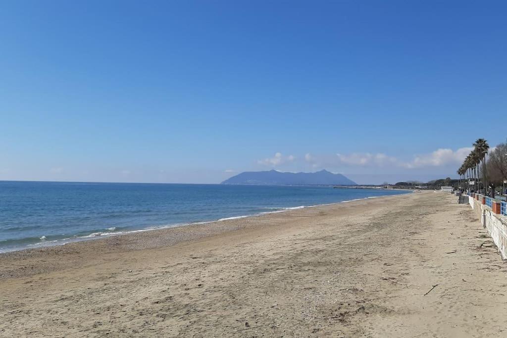 Inclanto Beach House, Mare A 150 Mt Terracina Exteriör bild